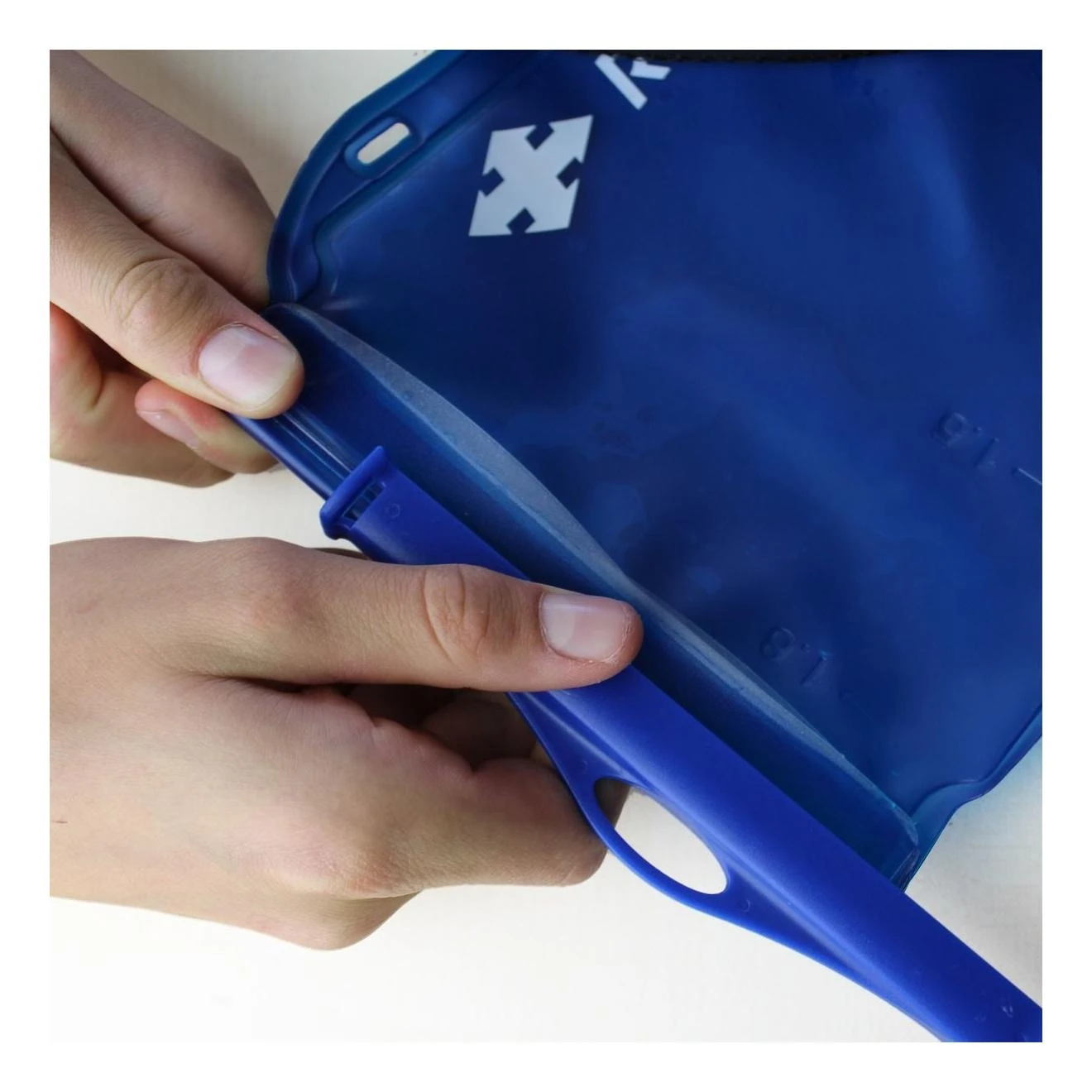 Raidlight Hydrat Bladder 1.8L Bleu 6 Raidlight Hydrat Bladder 1.8L Bleu – Image 4