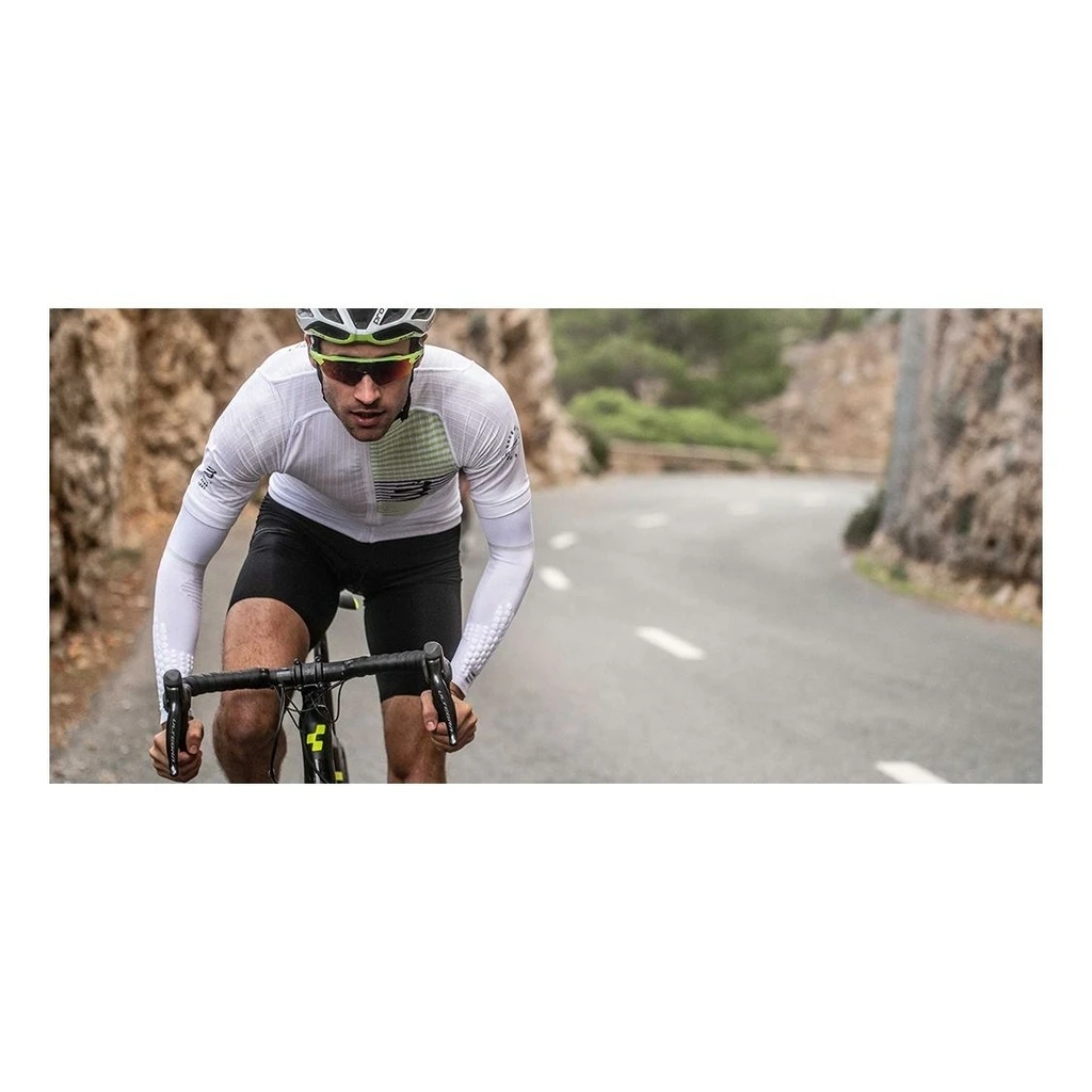 Compressport Armforce Ultralight Blanc 7 Compressport Armforce Ultralight Blanc – Image 5