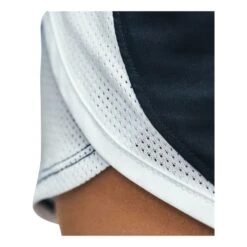 Under Armour Fly By 2.0 Short Femme Noir -Sportswear Magasin main 298499 188670 3 2c33