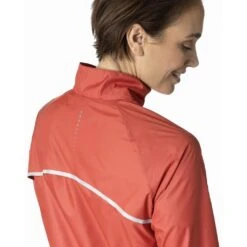 Odlo Veste Zeroweight Femme Rouge -Sportswear Magasin main 313711 30837 Model Detail Crop 1 7bd6