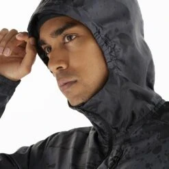 Salomon Bonatti Cross Full Zip Hoodie Homme -Sportswear Magasin main LC1868000 4 MOD bonatticrossfzhoodie deepblackaoperiscope hoodconstruction df59