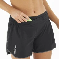 Salomon Sense Aero 5 Short Femme 13 Salomon Sense Aero 5 Short Femme -Sportswear Magasin main LC1891500 4 MOD senseaero5short deepblack pocheavant w cb36